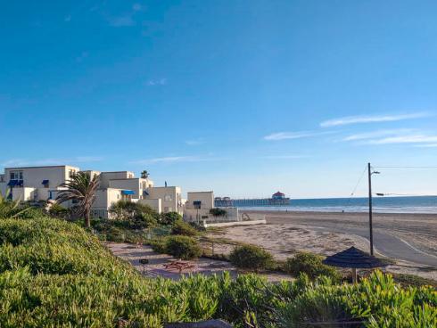 711 Pacific Coast Highway 206 , Huntington Beach, CA