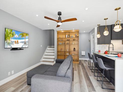 711 Pacific Coast Highway 206 , Huntington Beach, CA