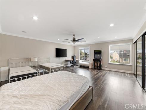 9961 Kings Canyon Drive, Huntington Beach, CA