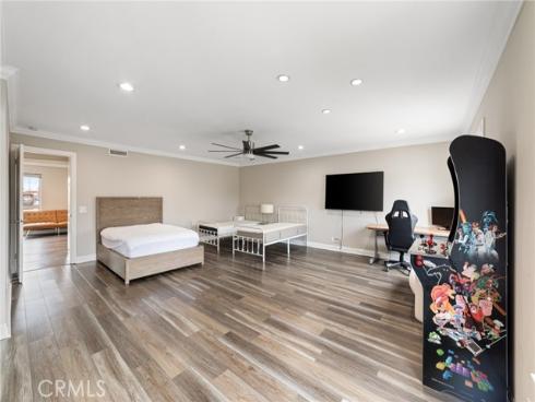 9961 Kings Canyon Drive, Huntington Beach, CA