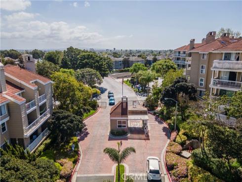 20301  Bluffside  D307  Circle, Huntington Beach, CA