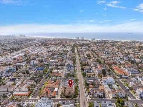 1016 Delaware Street , Huntington Beach, CA