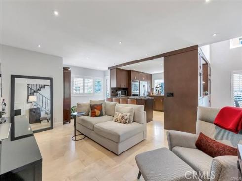 19361 Maidstone Lane, Huntington Beach, CA