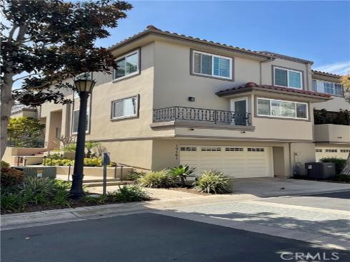 19361 Maidstone Lane, Huntington Beach, CA