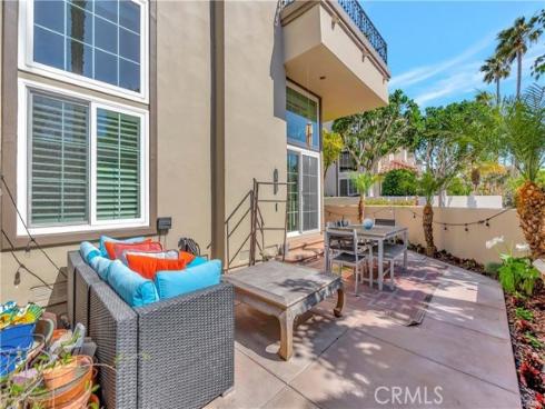 19361 Maidstone Lane, Huntington Beach, CA