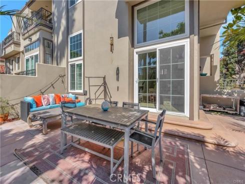 19361 Maidstone Lane, Huntington Beach, CA