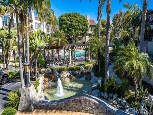 19361 Maidstone Lane, Huntington Beach, CA