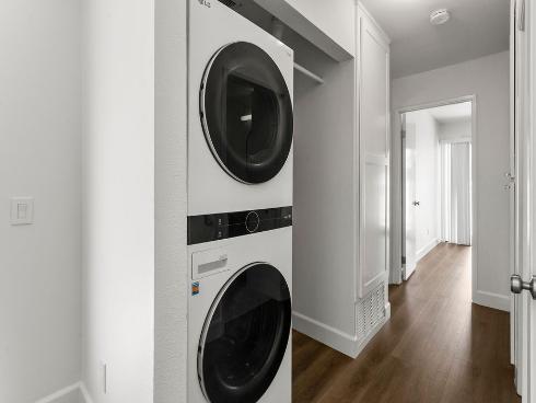 8566 Larkhall Cir 805C Circle, Huntington Beach, CA