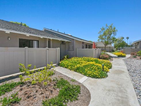 8566  Larkhall Cir  805C  Circle, Huntington Beach, CA