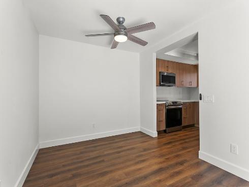 8566 Larkhall Cir 805C Circle, Huntington Beach, CA