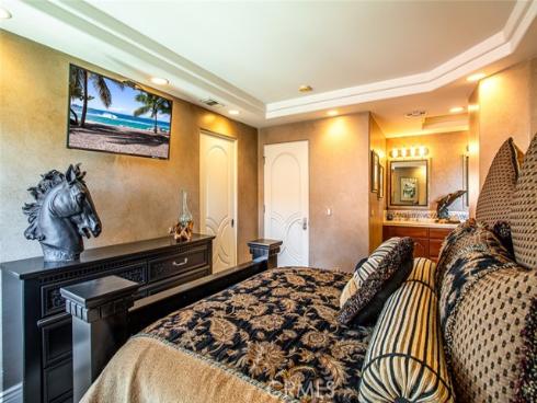 17022 Marina Bay Drive, Huntington Beach, CA