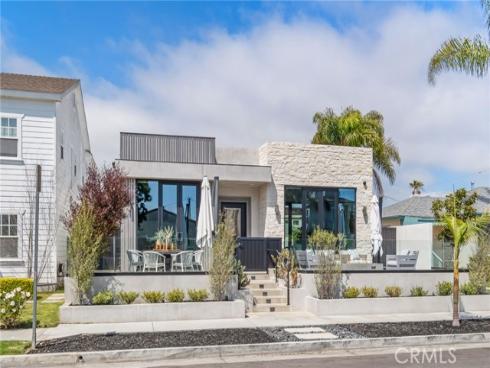 215  Lincoln   Avenue, Huntington Beach, CA