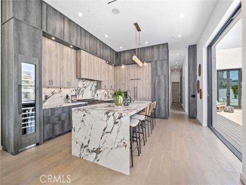 215  Lincoln   Avenue, Huntington Beach, CA