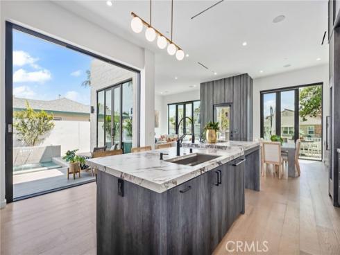 215  Lincoln   Avenue, Huntington Beach, CA