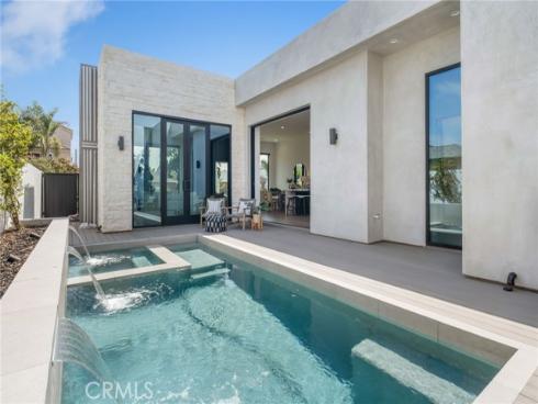 215  Lincoln   Avenue, Huntington Beach, CA