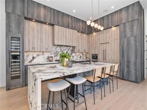 215  Lincoln   Avenue, Huntington Beach, CA