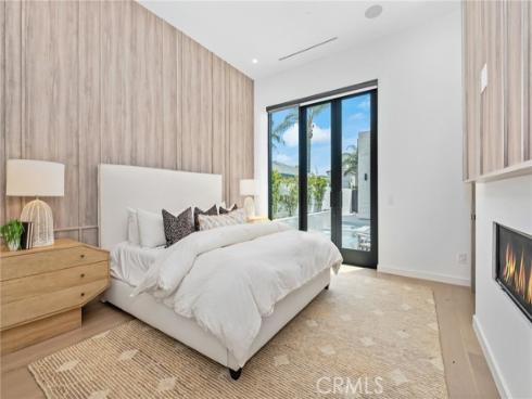 215  Lincoln   Avenue, Huntington Beach, CA