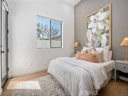 215  Lincoln   Avenue, Huntington Beach, CA