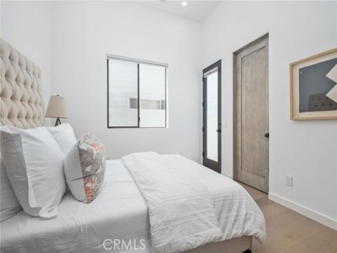 215  Lincoln   Avenue, Huntington Beach, CA