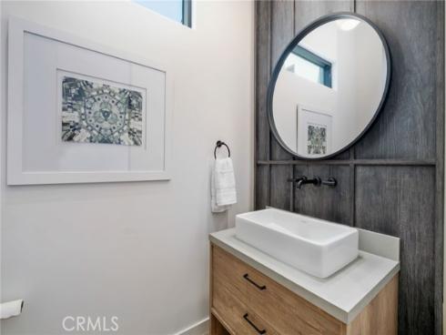 215  Lincoln   Avenue, Huntington Beach, CA