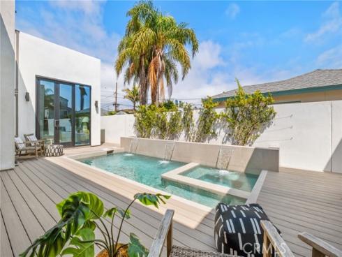 215  Lincoln   Avenue, Huntington Beach, CA