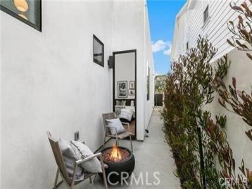 215  Lincoln   Avenue, Huntington Beach, CA