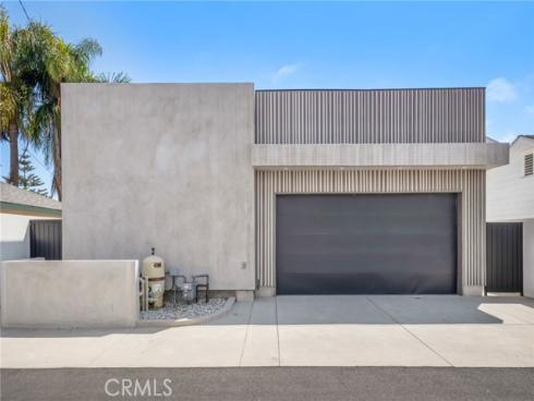 215  Lincoln   Avenue, Huntington Beach, CA