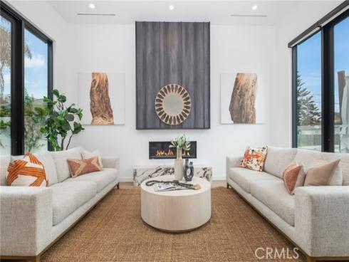 215  Lincoln   Avenue, Huntington Beach, CA