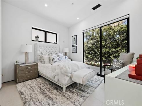 6691 Country Circle, Huntington Beach, CA