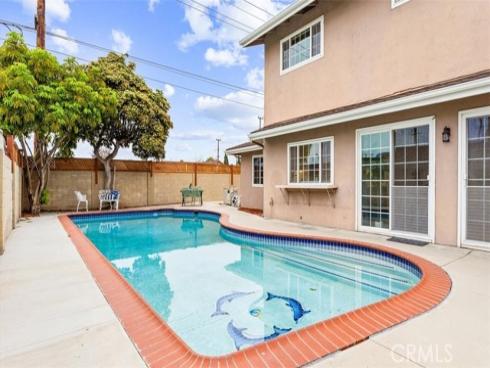 16001 Ballantine Lane, Huntington Beach, CA