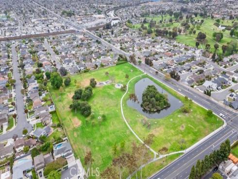 16001 Ballantine Lane, Huntington Beach, CA