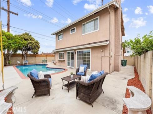 16001 Ballantine Lane, Huntington Beach, CA