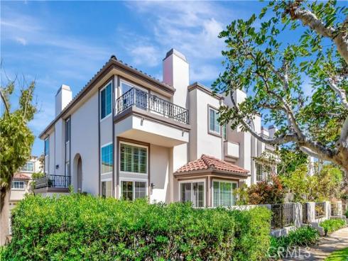 19261 Meadowood Circle, Huntington Beach, CA