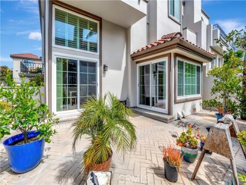 19261 Meadowood Circle, Huntington Beach, CA