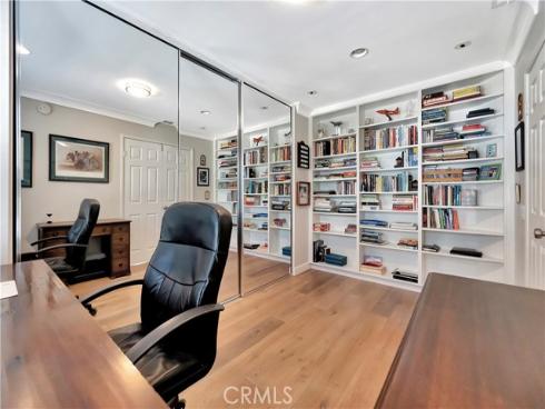 19261 Meadowood Circle, Huntington Beach, CA