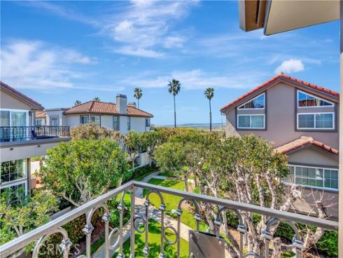 19261 Meadowood Circle, Huntington Beach, CA