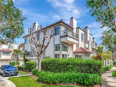 19261 Meadowood Circle, Huntington Beach, CA
