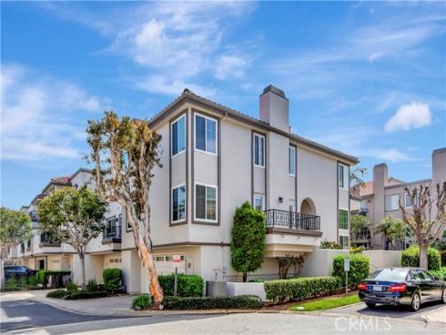 19261 Meadowood Circle, Huntington Beach, CA