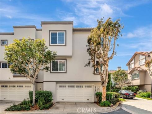 19261  Meadowood   Circle, Huntington Beach, CA