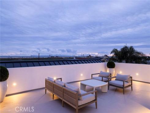 9121 Christine Drive, Huntington Beach, CA