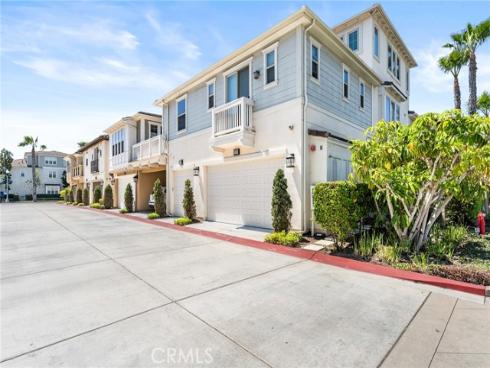 8284 Kendall Drive, Huntington Beach, CA