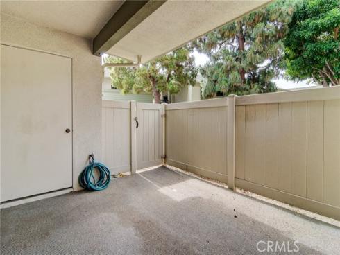 8566 Van Ness 21D Court, Huntington Beach, CA