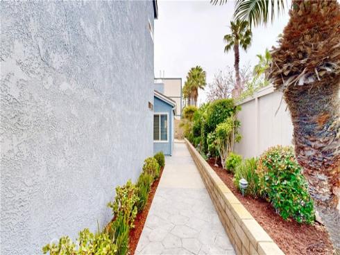 811 Oceanhill Drive, Huntington Beach, CA