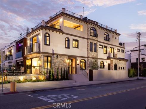 302 3rd Street, Huntington Beach, CA