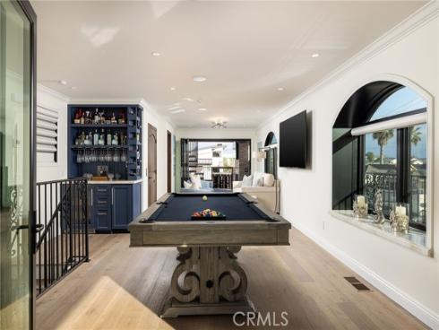 302 3rd Street, Huntington Beach, CA