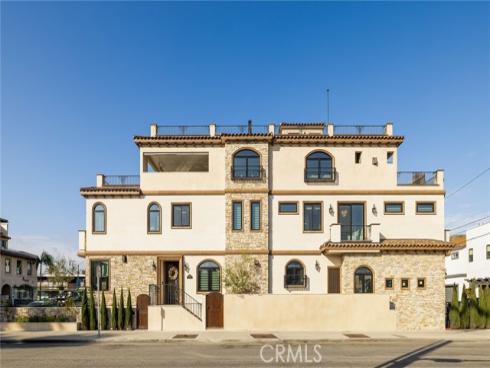 302  3rd   Street, Huntington Beach, CA