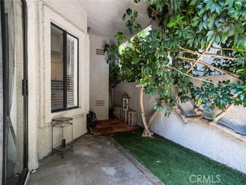 4752 Tiara 103 Drive, Huntington Beach, CA