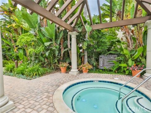 4752 Tiara 103 Drive, Huntington Beach, CA