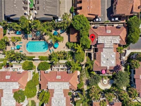 4752 Tiara 103 Drive, Huntington Beach, CA