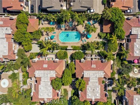 4752 Tiara 103 Drive, Huntington Beach, CA